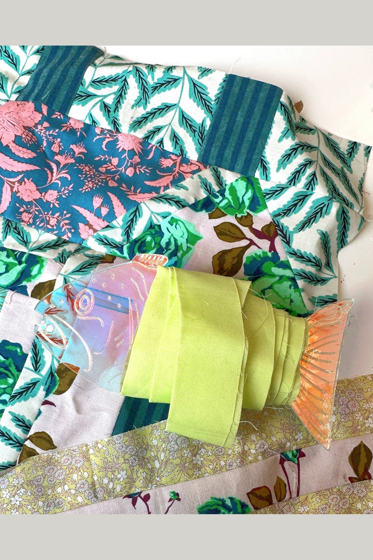 “Fresh Caught Binding” – Acrylic Quilt Binding Holder