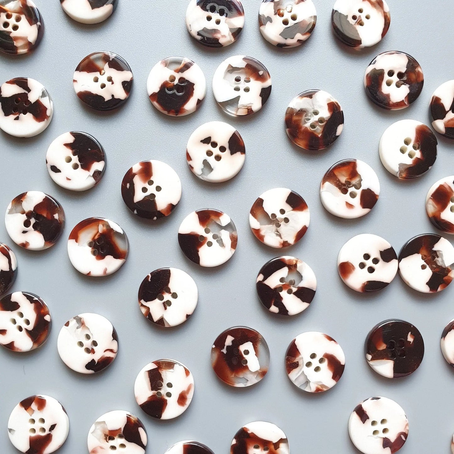 Wuthering - Buttons - 15mm
