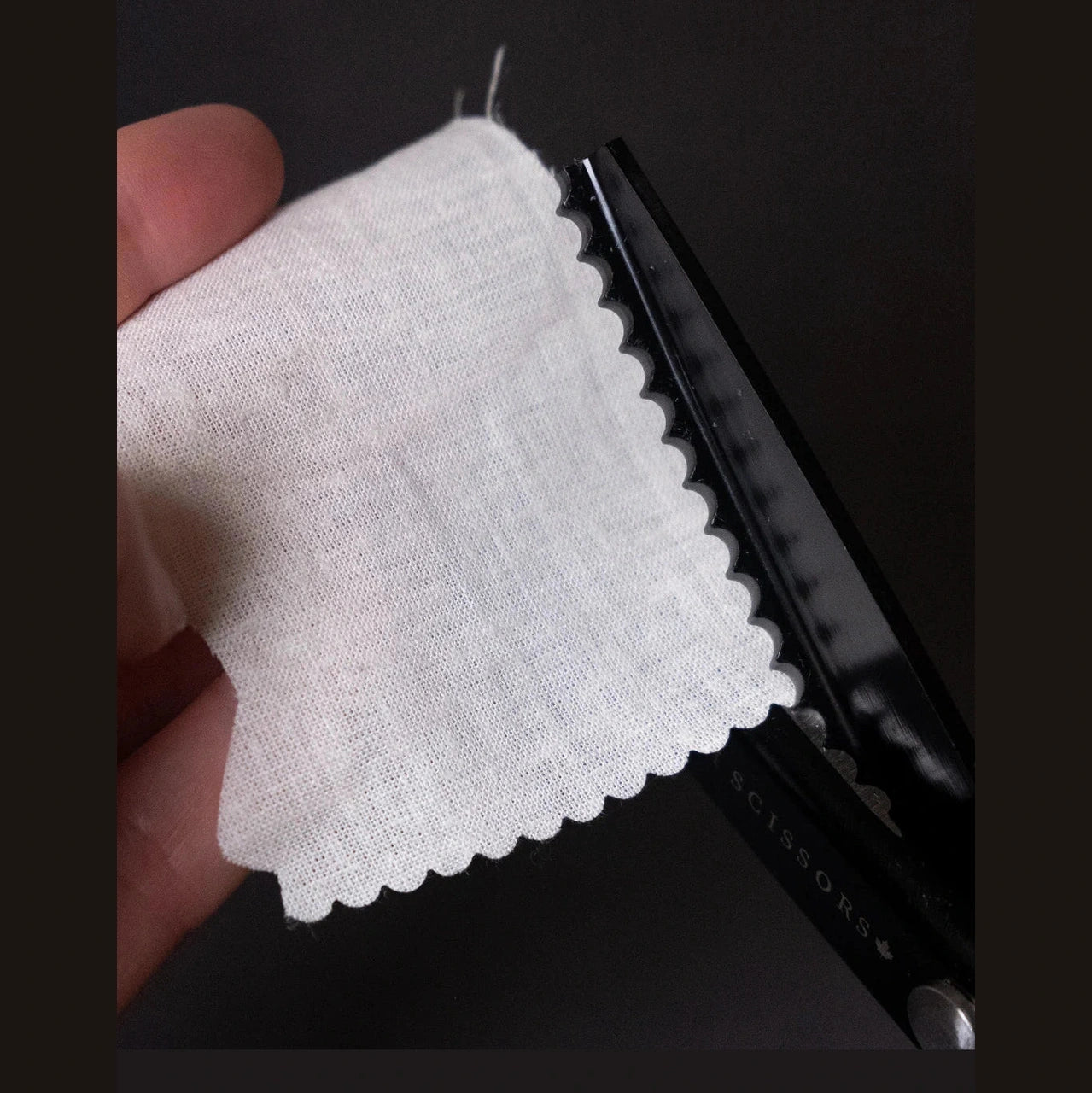 Midnight Edition Lightweight Scalloped Pinking Shears - LDH