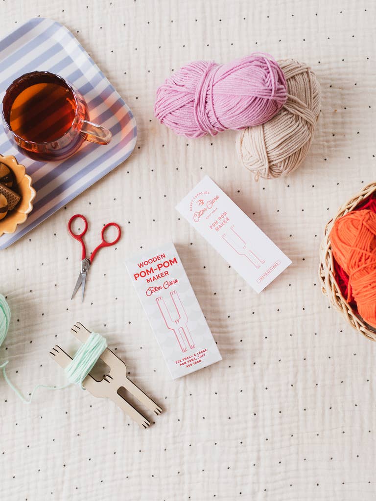 🎀 Wooden Pom Pom Maker