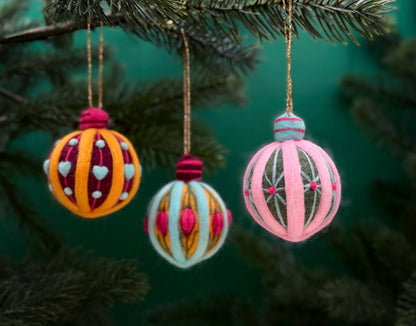 Vintage Baubles - Needle Felting Kit