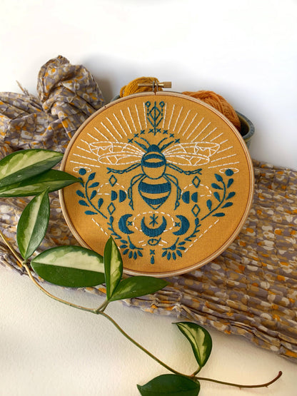Bee - Embroidery Kit - Beginner