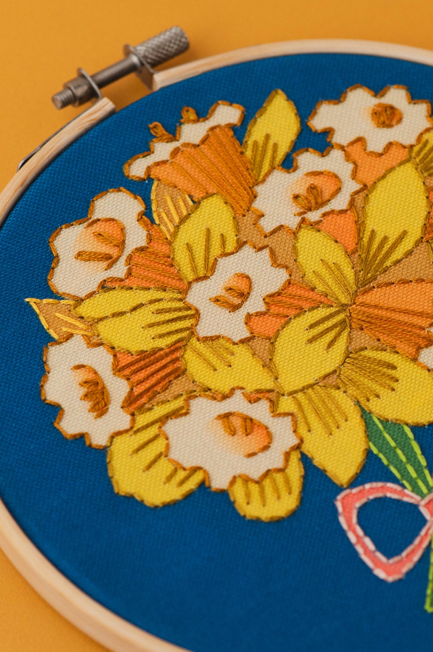 Daffodil - Embroidery Kit - Beginners