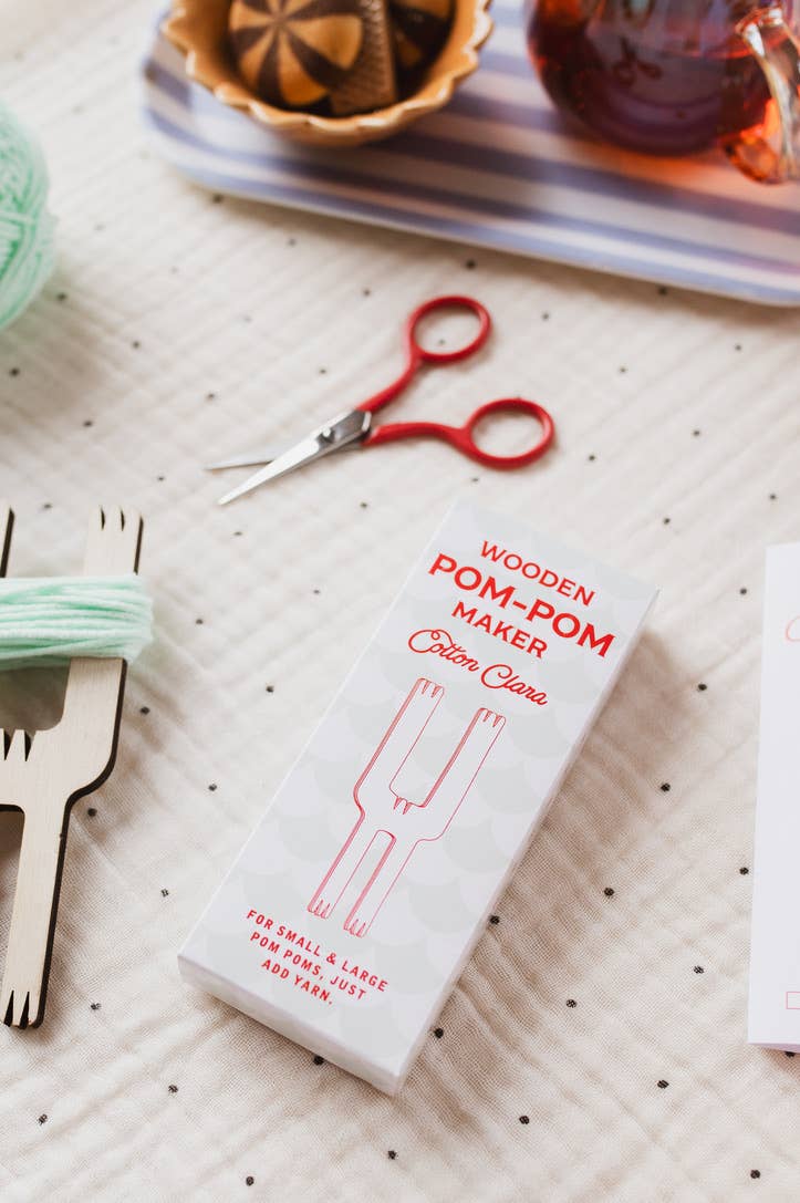 🎀 Wooden Pom Pom Maker