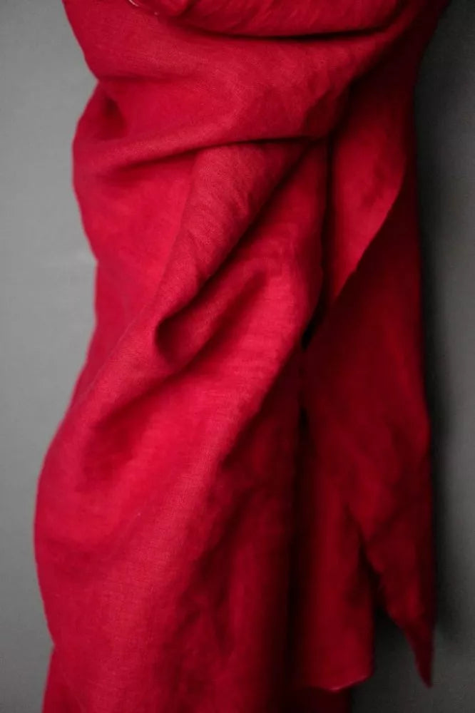 Demon Scarlet 185gsm - Linen - Merchant & Mills (Per ½ Meter)