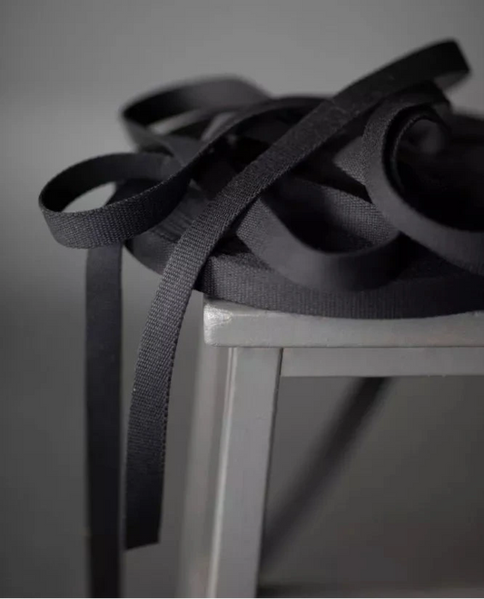 25mm Black Webbing – (Sold Per Meter)