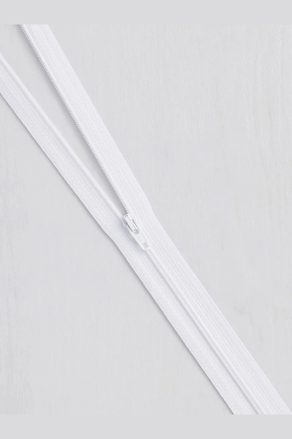 Invisible YKK Zipper 22"- 55cm